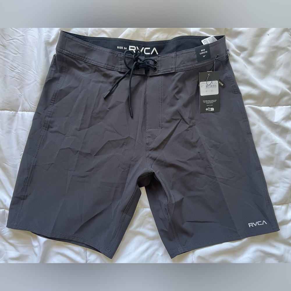 NWT RVCA Men’s Boardshorts Size 34